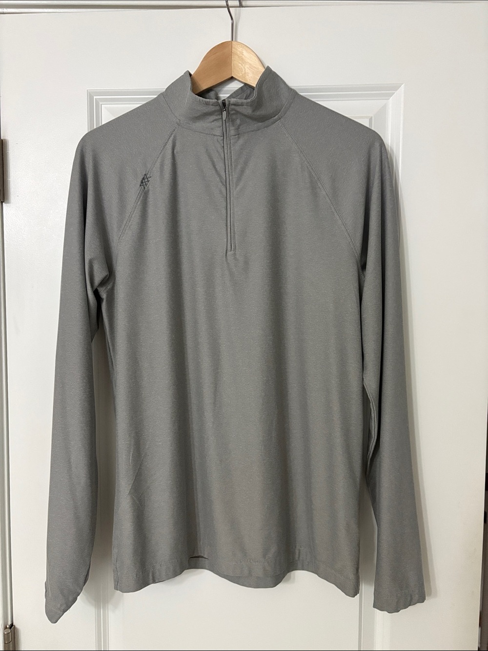 RHONE Reign Light Gray Quarter-Zip Mens Small